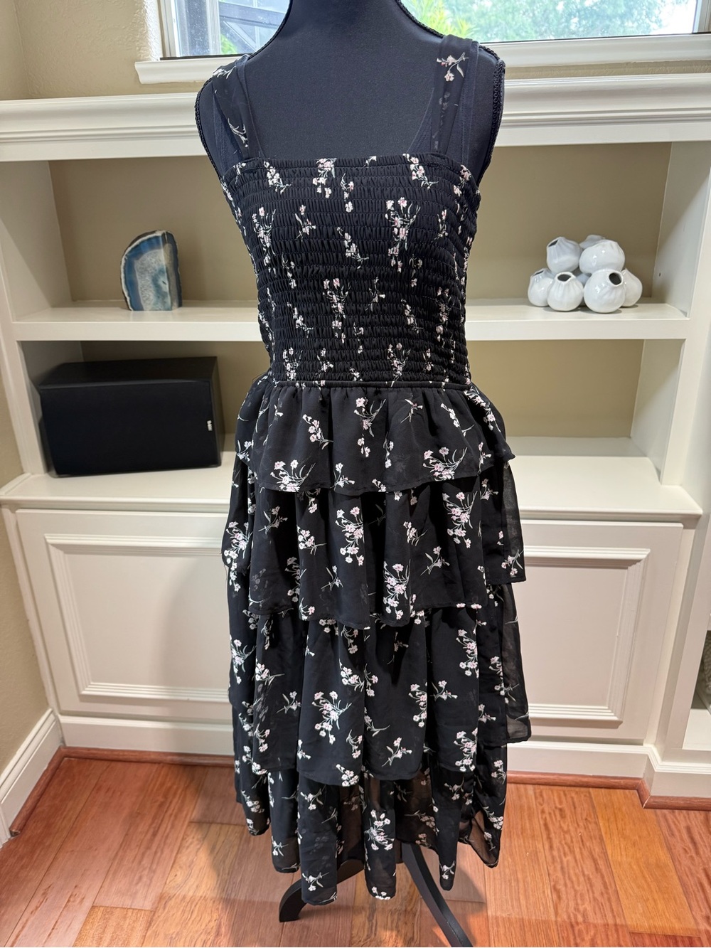 Perfect Hot Weather Dress Black L Floral Flowy Tiered Smocked Midi Length